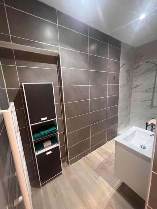 T2 Neuf Et Moderne Climatiser Avec Netflix Amazon Marsilya Dış mekan fotoğraf